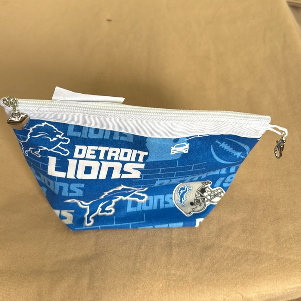 Detroit Lions Blue Zippered Pouch